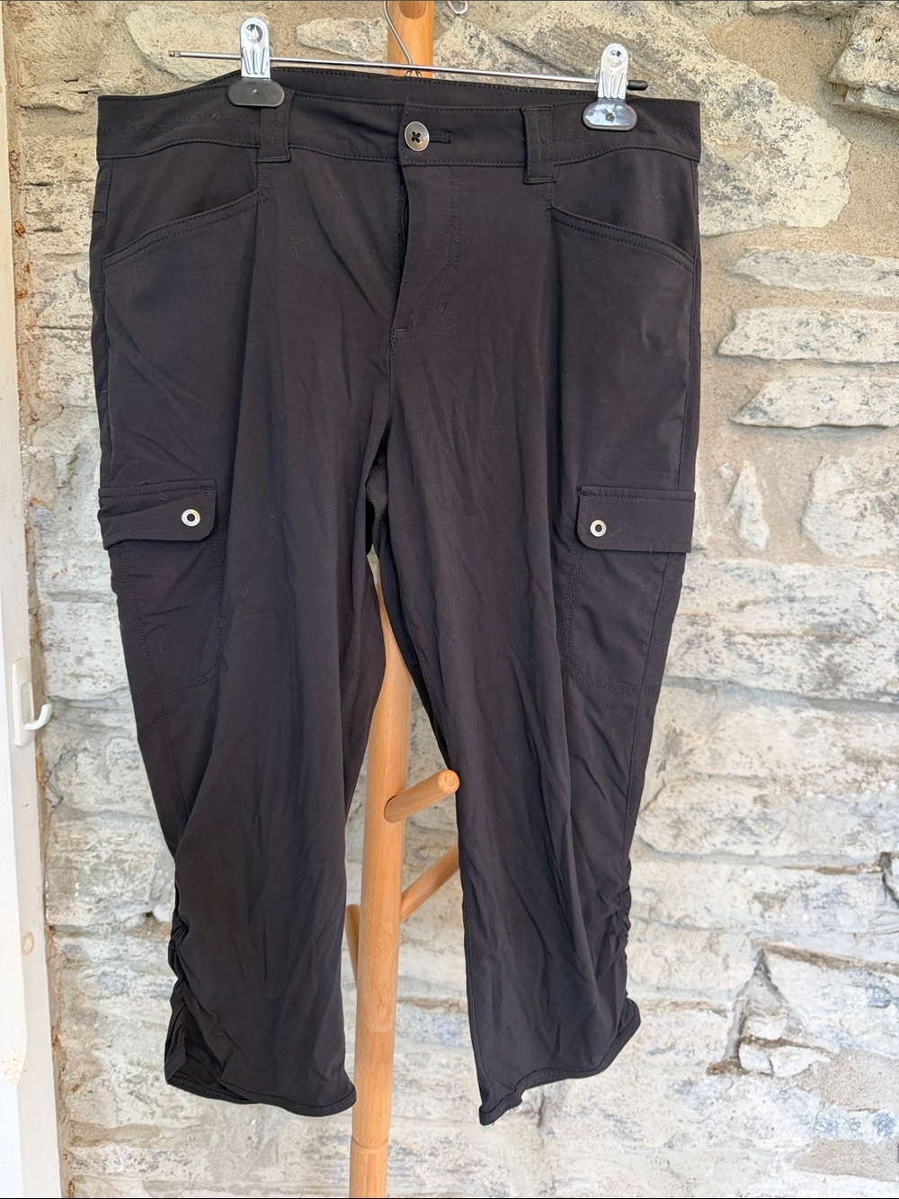 Eddie Bauer Black Capri Cargo Pants